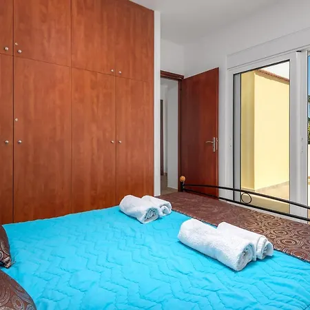 Irene 3 Bed, Sea Views, Lindos 10 Mins, Beach 3 Mins Kaláthos