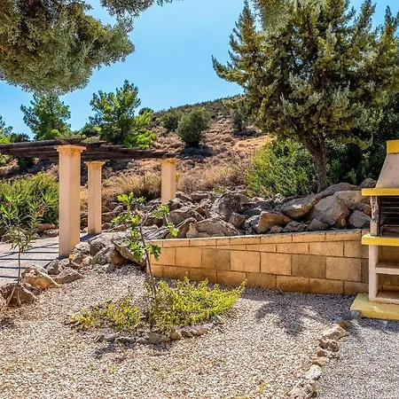 Irene 3 Bed, Sea Views, Lindos 10 Mins, Beach 3 Mins Βίλα