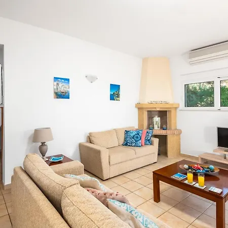 Βίλα Irene 3 Bed, Sea Views, Lindos 10 Mins, Beach 3 Mins