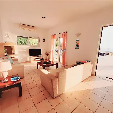 Irene 3 Bed, Sea Views, Lindos 10 Mins, Beach 3 Mins Κάλαθος